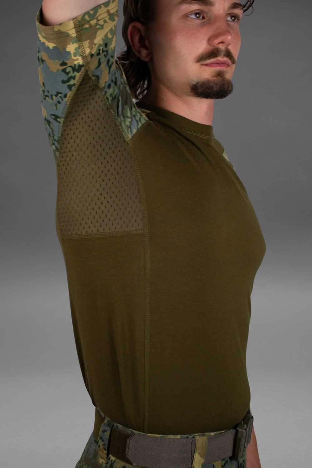 Aegis™ – T-shirt tattico traspirante multifunzione