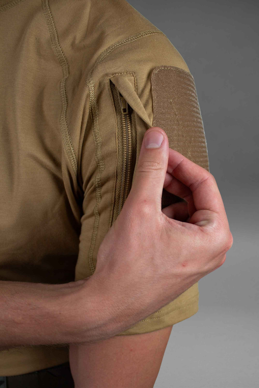 Aegis™ – T-shirt tattico traspirante multifunzione