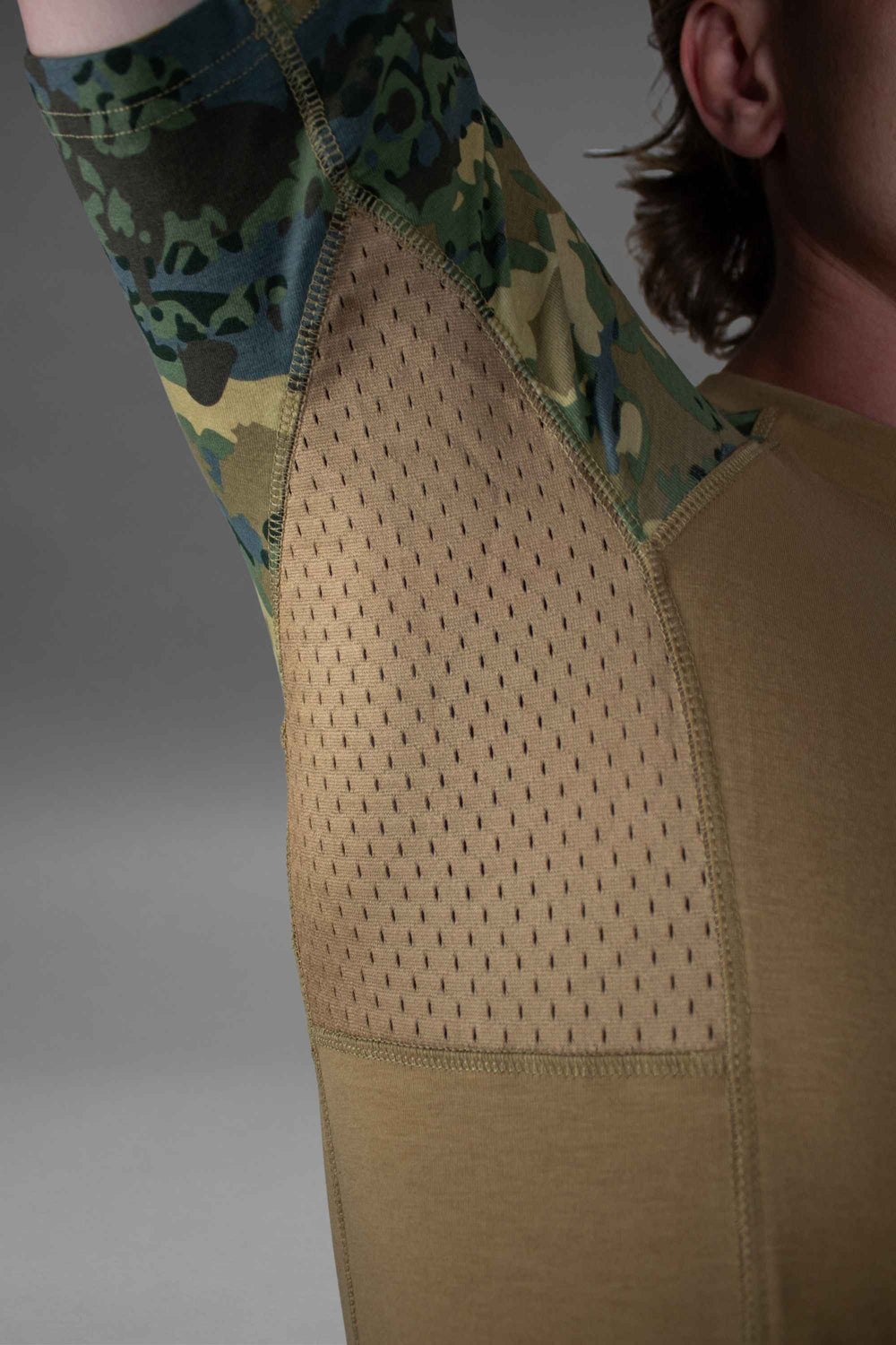 Aegis™ – T-shirt tattico traspirante multifunzione